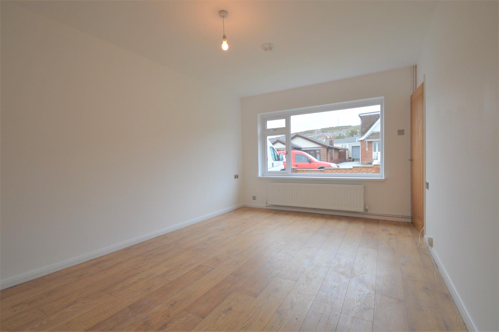 39 Woodlands Park, Kenfig Hill, Bridgend, CF33 6EB